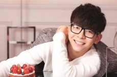 爱豆吃瓜娱乐酱张晚意,爱豆吃瓜娱乐酱，揭秘娱乐圈幕后故事